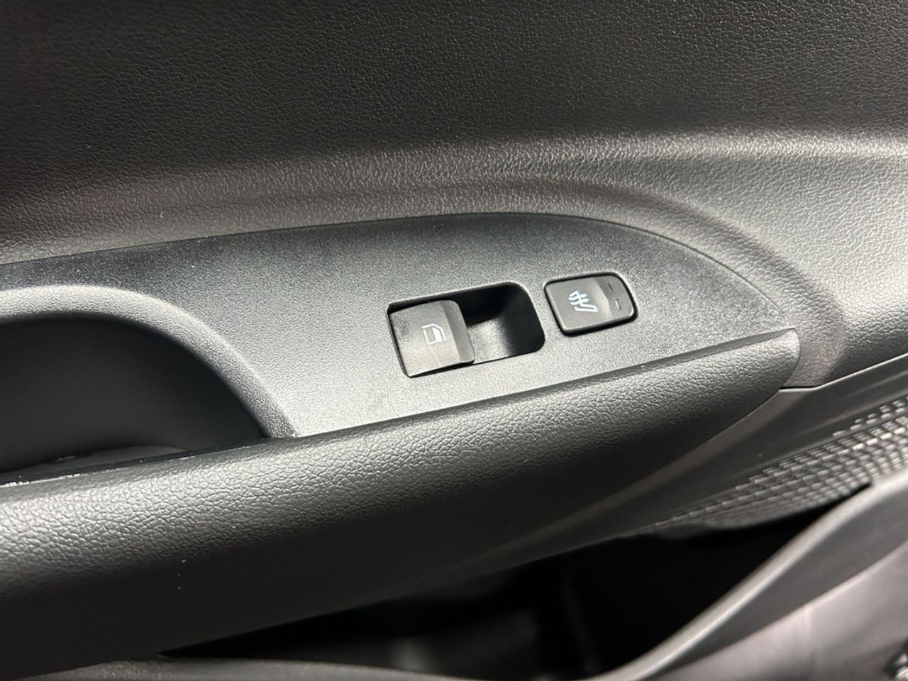 https://csb-strapi-files.fsn1.your-objectstorage.com/inventory-cars/images/4a31a6ca3b618f54c2e59bdc80181a83dd100719/34_1280_1128.jpg