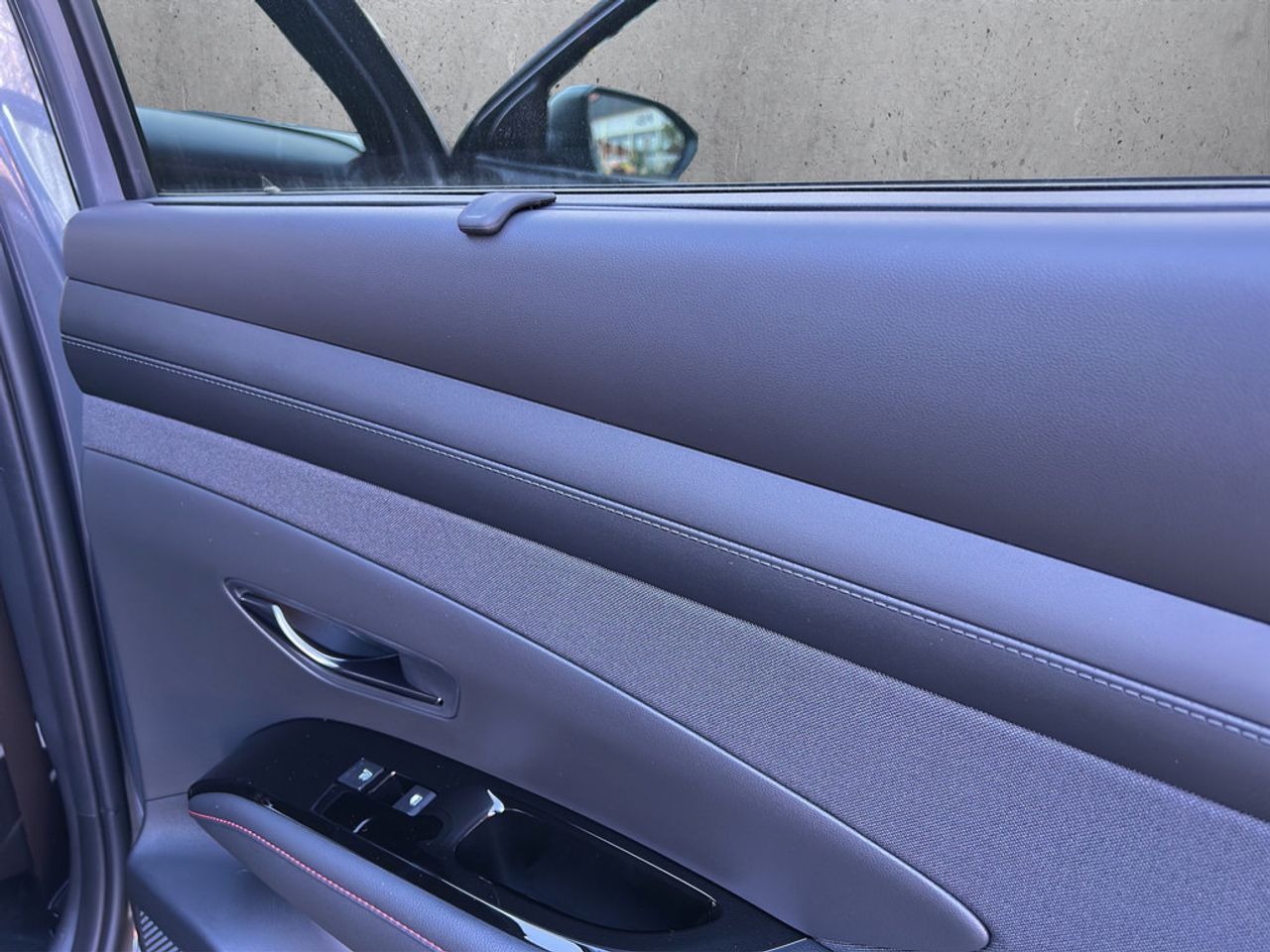 https://csb-strapi-files.fsn1.your-objectstorage.com/inventory-cars/images/4b4f4925613f3c3c55eab50ec0919dba2f58301d/22_1280_2495.jpg