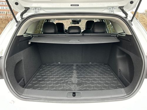 https://csb-strapi-files.fsn1.your-objectstorage.com/inventory-cars/images/4cd9618201ce1f081990ebc951d636a596a53494/11_500_4966.jpg