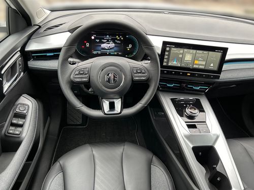 https://csb-strapi-files.fsn1.your-objectstorage.com/inventory-cars/images/4cd9618201ce1f081990ebc951d636a596a53494/9_500_8300.jpg