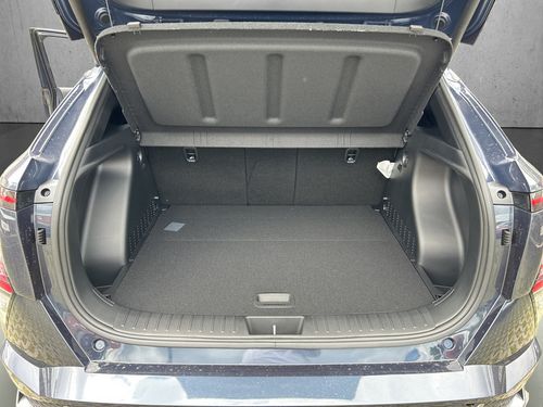 https://csb-strapi-files.fsn1.your-objectstorage.com/inventory-cars/images/4d064d34fc4a555817839b8e7ff914905b72996f/17_500_2074.jpg