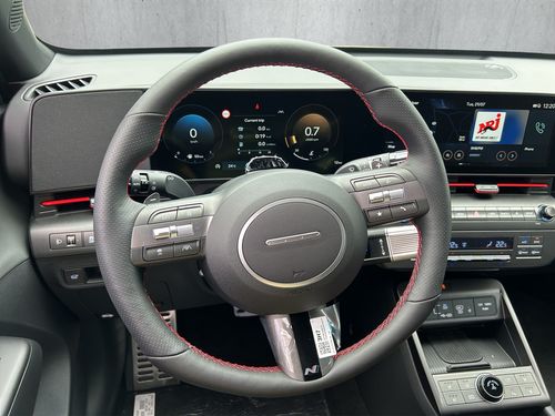 https://csb-strapi-files.fsn1.your-objectstorage.com/inventory-cars/images/4d064d34fc4a555817839b8e7ff914905b72996f/9_500_3238.jpg