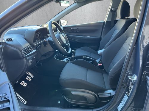 https://csb-strapi-files.fsn1.your-objectstorage.com/inventory-cars/images/4d5fbdfae850c547e8a18236d63d14103c3b9181/10_500_2139.jpg