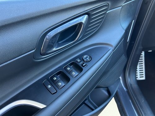 https://csb-strapi-files.fsn1.your-objectstorage.com/inventory-cars/images/4d5fbdfae850c547e8a18236d63d14103c3b9181/11_500_3506.jpg