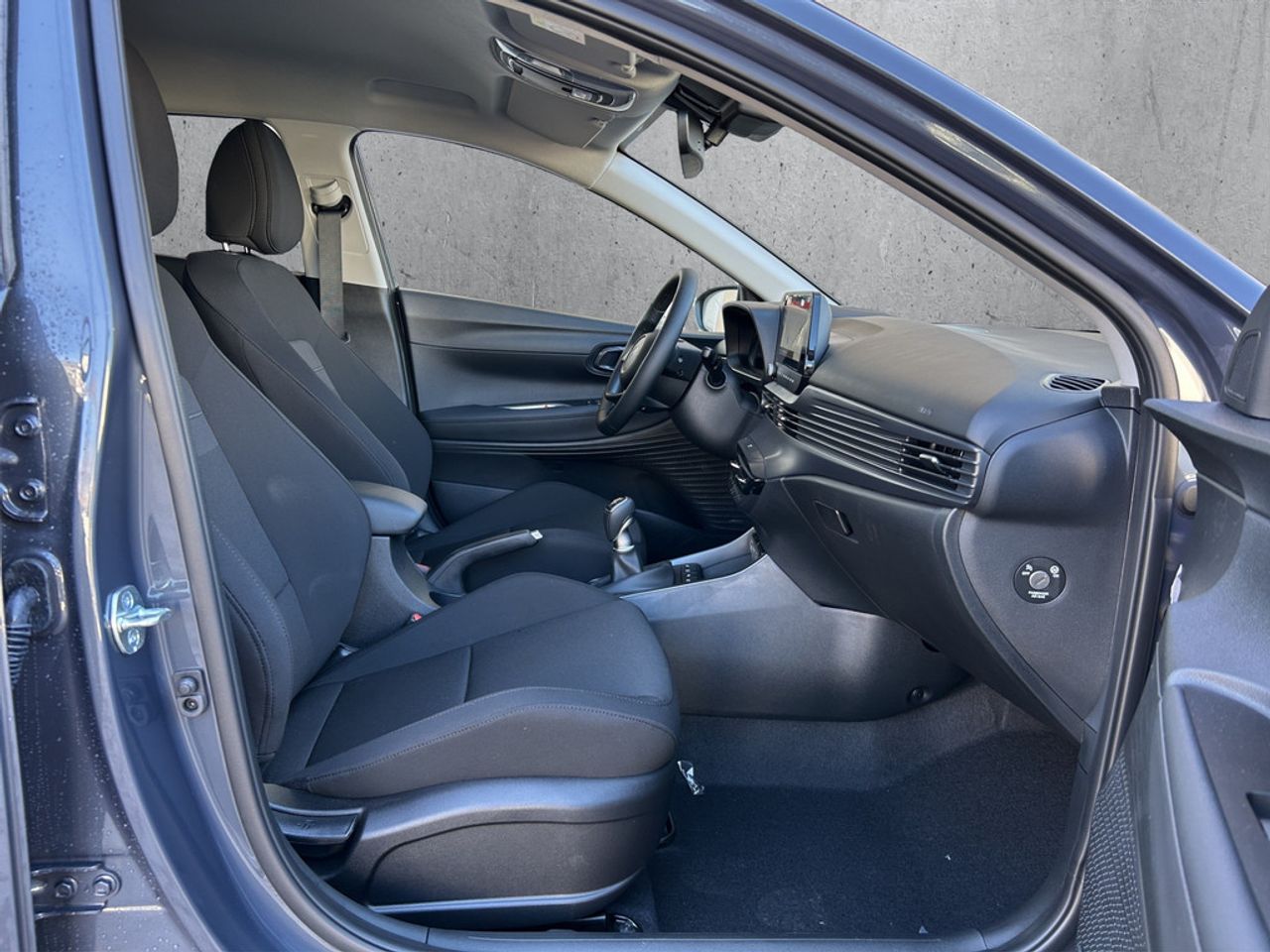 https://csb-strapi-files.fsn1.your-objectstorage.com/inventory-cars/images/4d5fbdfae850c547e8a18236d63d14103c3b9181/15_1280_4005.jpg