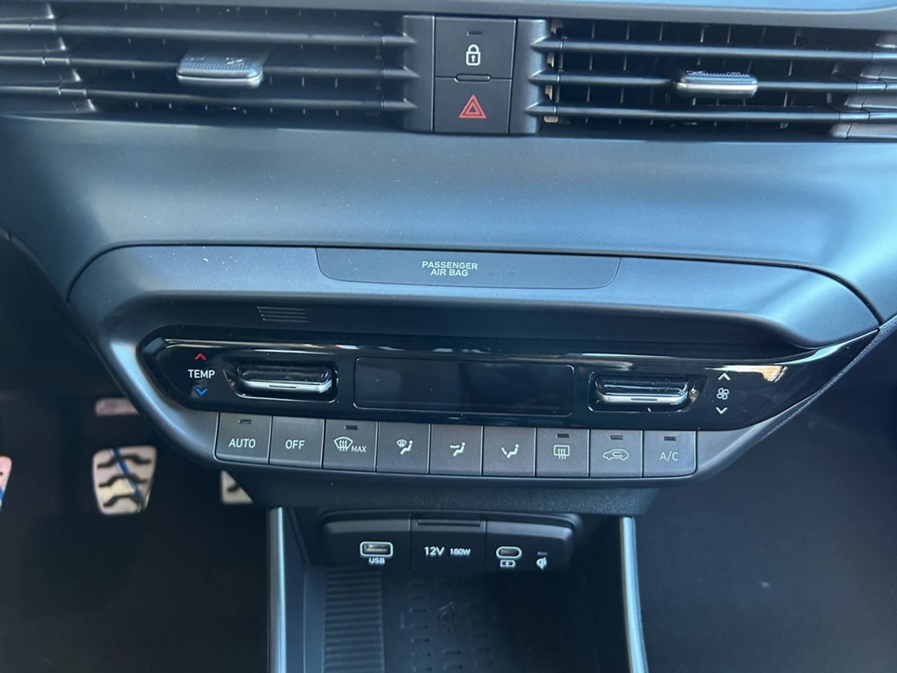 https://csb-strapi-files.fsn1.your-objectstorage.com/inventory-cars/images/4d5fbdfae850c547e8a18236d63d14103c3b9181/21_1280_3472.jpg