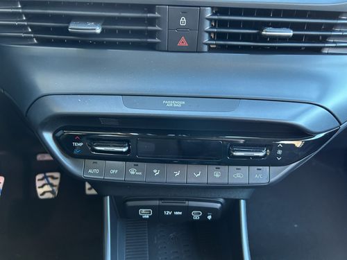 https://csb-strapi-files.fsn1.your-objectstorage.com/inventory-cars/images/4d5fbdfae850c547e8a18236d63d14103c3b9181/21_500_4807.jpg
