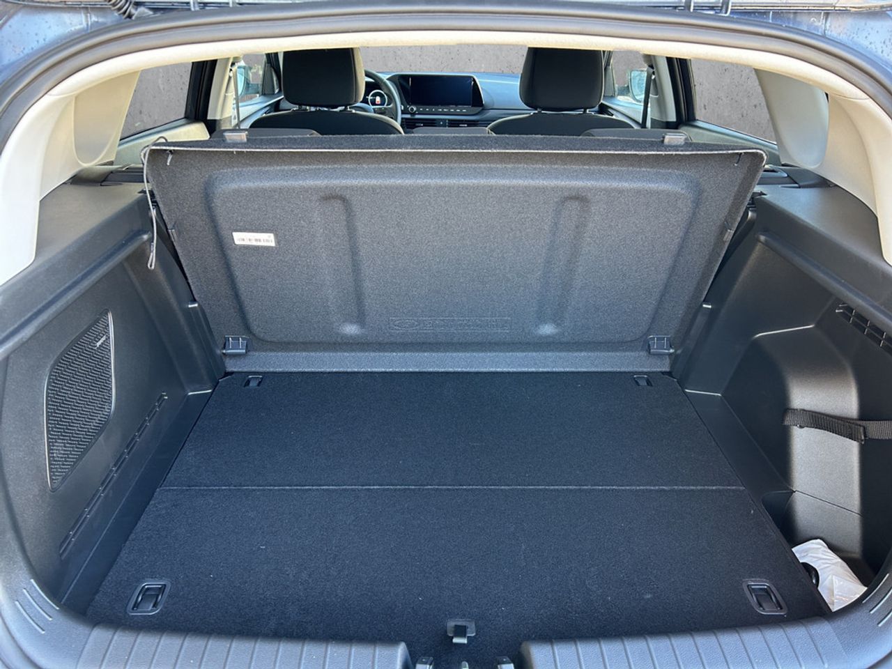 https://csb-strapi-files.fsn1.your-objectstorage.com/inventory-cars/images/4d5fbdfae850c547e8a18236d63d14103c3b9181/5_1280_8271.jpg