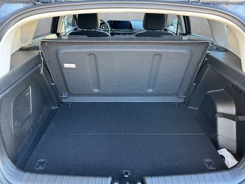 https://csb-strapi-files.fsn1.your-objectstorage.com/inventory-cars/images/4d5fbdfae850c547e8a18236d63d14103c3b9181/5_500_9744.jpg