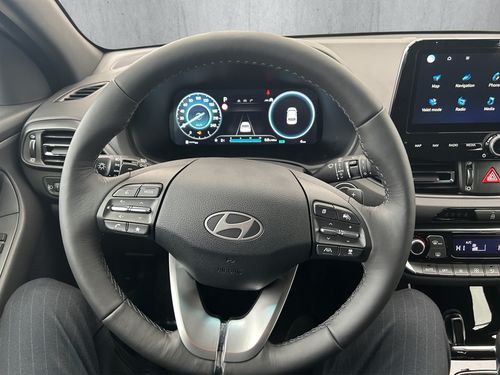 https://csb-strapi-files.fsn1.your-objectstorage.com/inventory-cars/images/4f756884f8ae8311f51ef5f8f744d822c63a4f15/10_500_3521.jpg