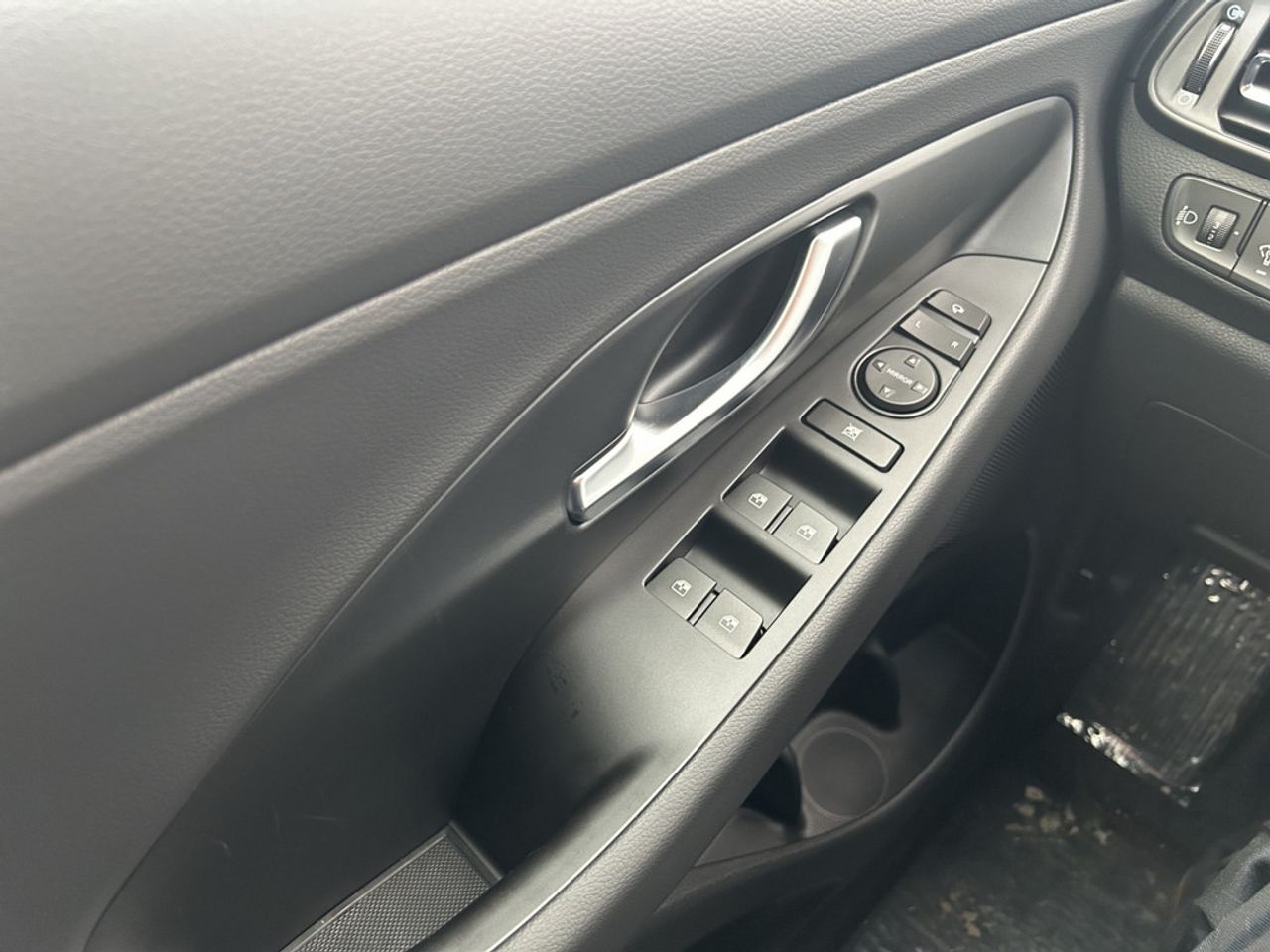https://csb-strapi-files.fsn1.your-objectstorage.com/inventory-cars/images/4f756884f8ae8311f51ef5f8f744d822c63a4f15/13_1280_3966.jpg