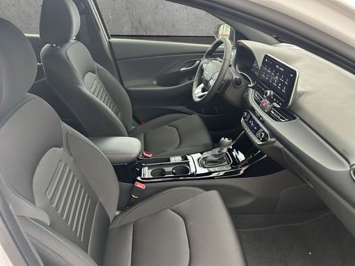 https://csb-strapi-files.fsn1.your-objectstorage.com/inventory-cars/images/4f756884f8ae8311f51ef5f8f744d822c63a4f15/20_500_3613.jpg