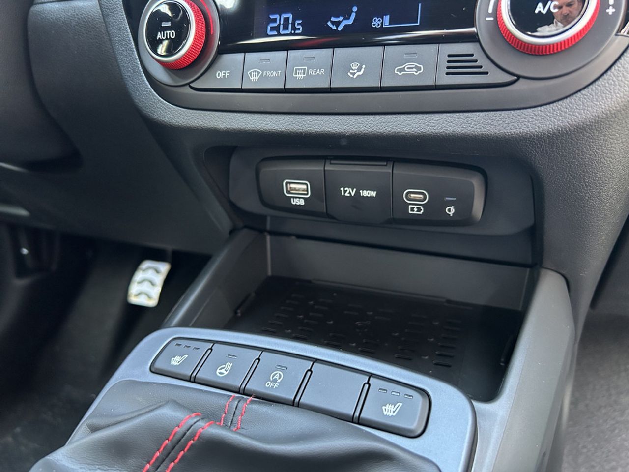https://csb-strapi-files.fsn1.your-objectstorage.com/inventory-cars/images/5131706956758cae11f6ea27e9523f706a079062/21_1280_2202.jpg