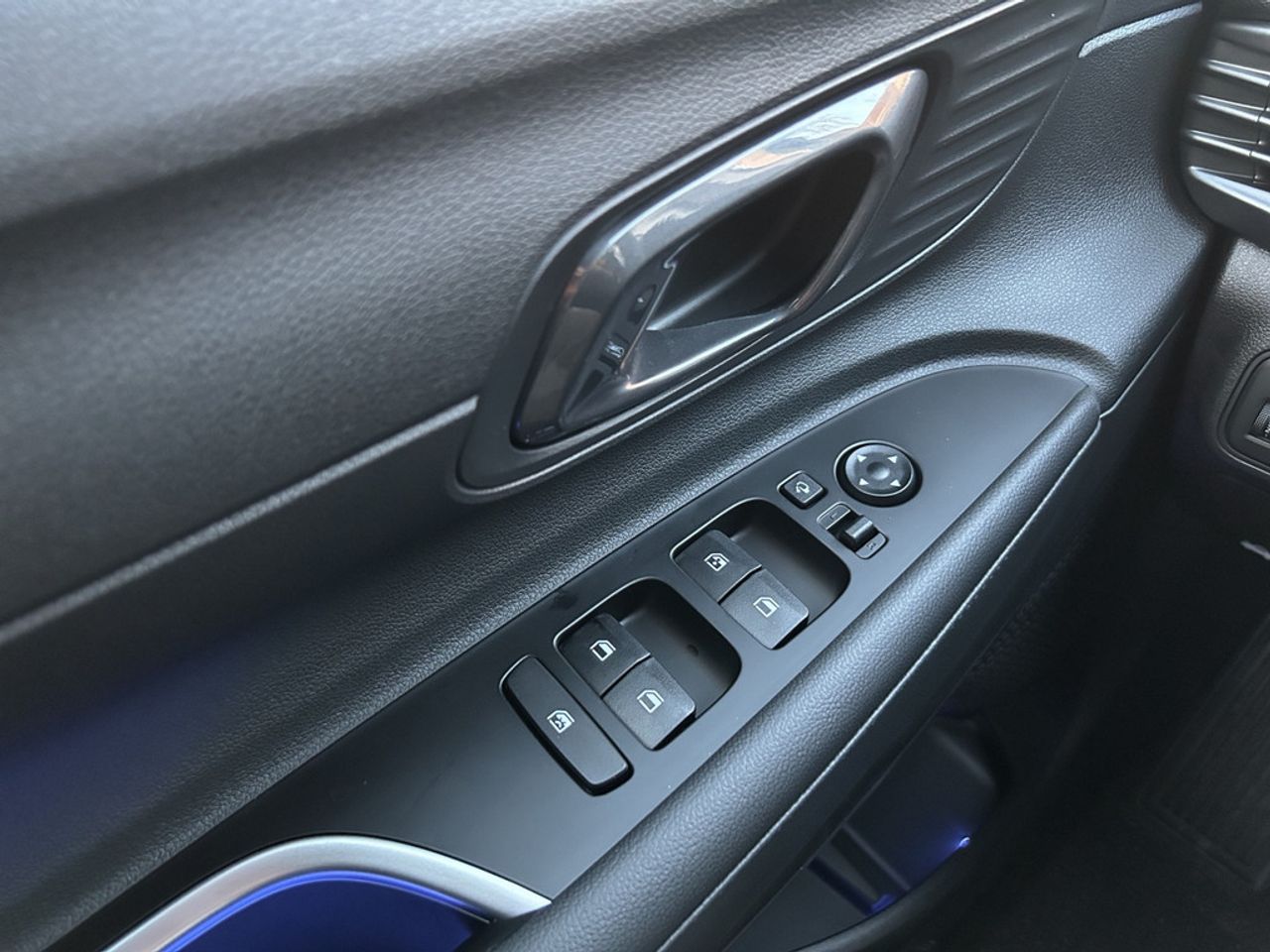 https://csb-strapi-files.fsn1.your-objectstorage.com/inventory-cars/images/513bca233d9f3ba93707f830514941b338ffaa0e/13_1280_4486.jpg