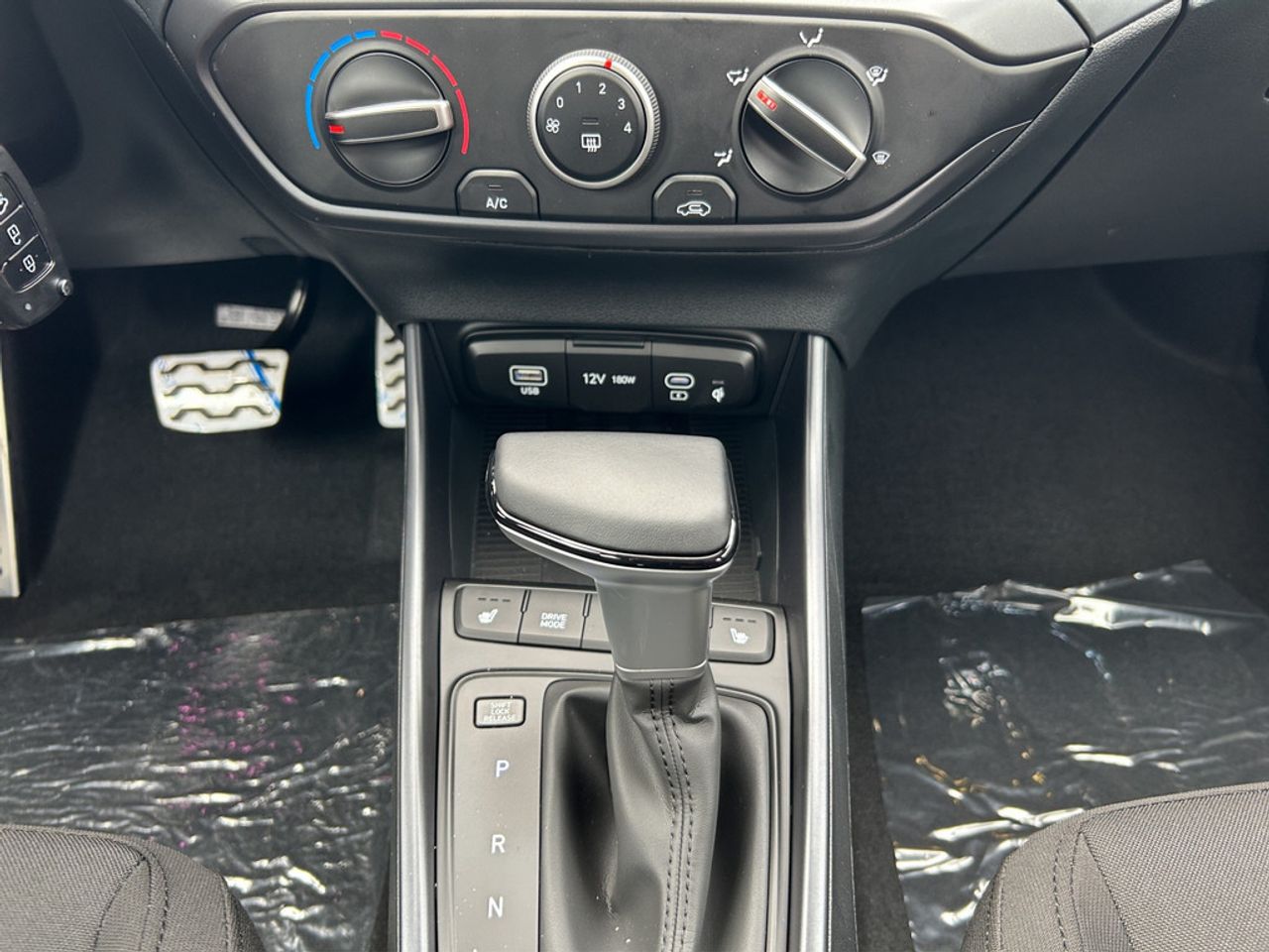 https://csb-strapi-files.fsn1.your-objectstorage.com/inventory-cars/images/51d0348e90fedf8e5a66146debf22b077d31d798/17_1280_4560.jpg