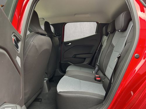 https://csb-strapi-files.fsn1.your-objectstorage.com/inventory-cars/images/525dd8a725b197cce76e3ccd852d009393eabc5e/14_500_9582.jpg