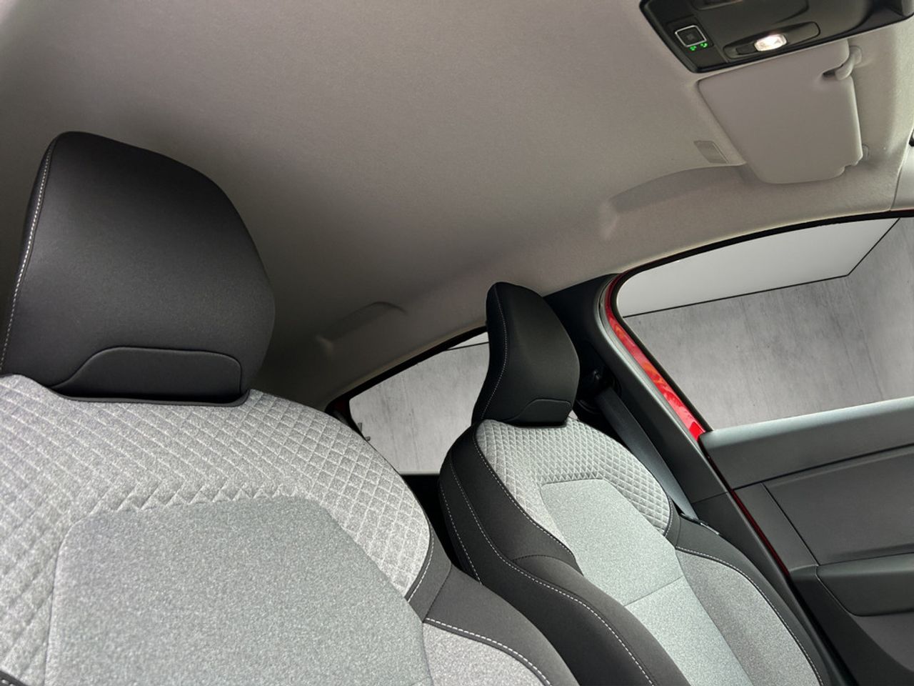 https://csb-strapi-files.fsn1.your-objectstorage.com/inventory-cars/images/525dd8a725b197cce76e3ccd852d009393eabc5e/21_1280_7738.jpg