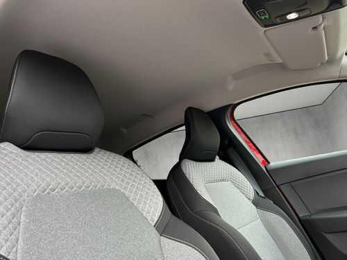 https://csb-strapi-files.fsn1.your-objectstorage.com/inventory-cars/images/525dd8a725b197cce76e3ccd852d009393eabc5e/21_500_8857.jpg