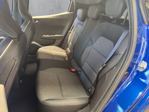 https://csb-strapi-files.fsn1.your-objectstorage.com/inventory-cars/images/539a2b0e4a11d25b89732327152aee8da43f680d/14_500_3498.jpg