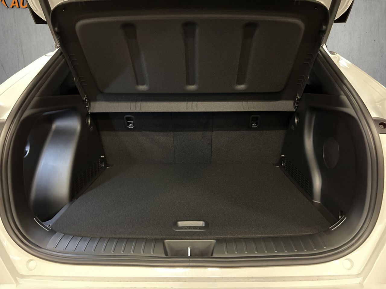 https://csb-strapi-files.fsn1.your-objectstorage.com/inventory-cars/images/53b13dc2433815e4af6bd11b8f12dac29d923467/18_1280_5530.jpg