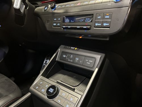https://csb-strapi-files.fsn1.your-objectstorage.com/inventory-cars/images/53b13dc2433815e4af6bd11b8f12dac29d923467/21_500_3883.jpg