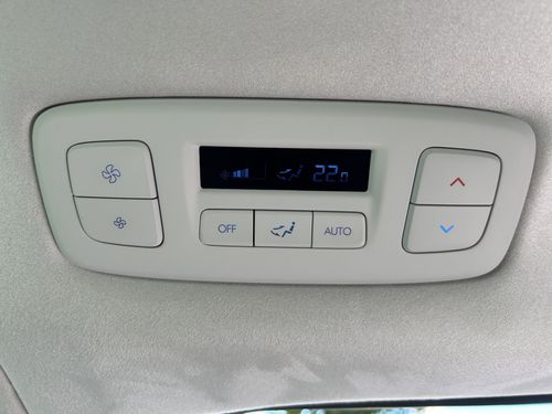 https://csb-strapi-files.fsn1.your-objectstorage.com/inventory-cars/images/53bed9d44d1a2ef496d2c039df65ed09763f251b/23_500_2599.jpg