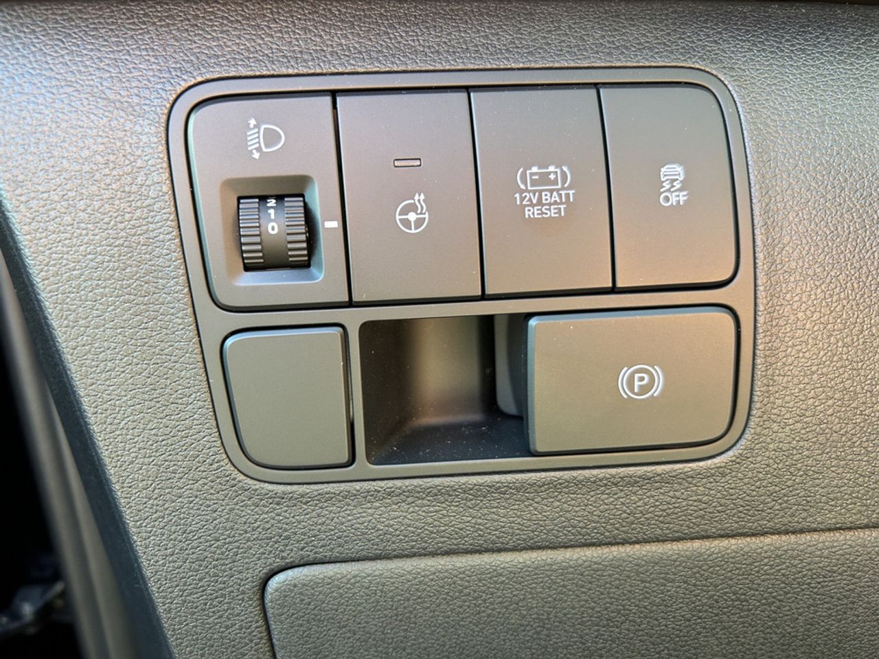 https://csb-strapi-files.fsn1.your-objectstorage.com/inventory-cars/images/53bed9d44d1a2ef496d2c039df65ed09763f251b/34_1280_5612.jpg