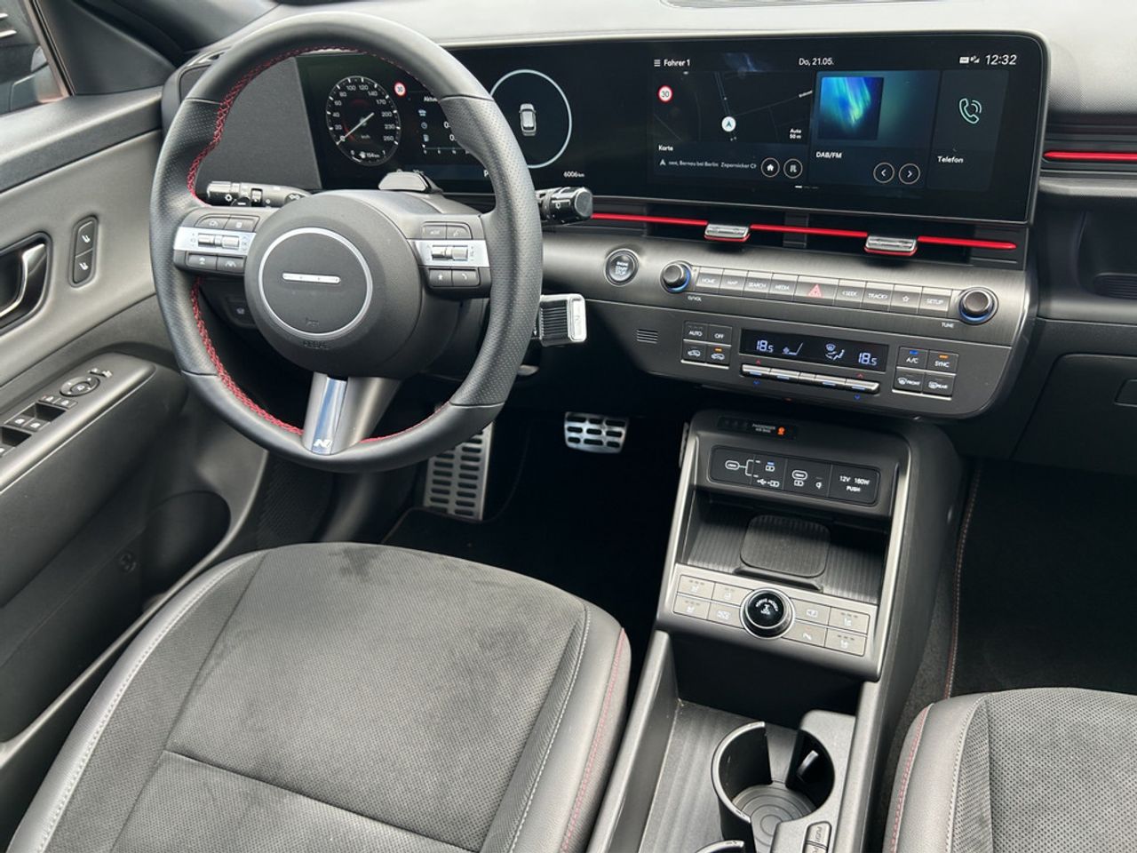 https://csb-strapi-files.fsn1.your-objectstorage.com/inventory-cars/images/542b9dab96fc74b2effe7ea53fd5f4adaaace610/17_1280_6176.jpg