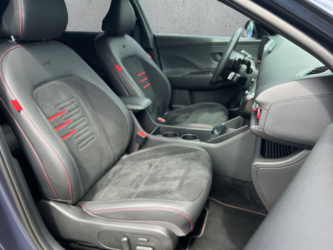 https://csb-strapi-files.fsn1.your-objectstorage.com/inventory-cars/images/542b9dab96fc74b2effe7ea53fd5f4adaaace610/20_1280_1228.jpg