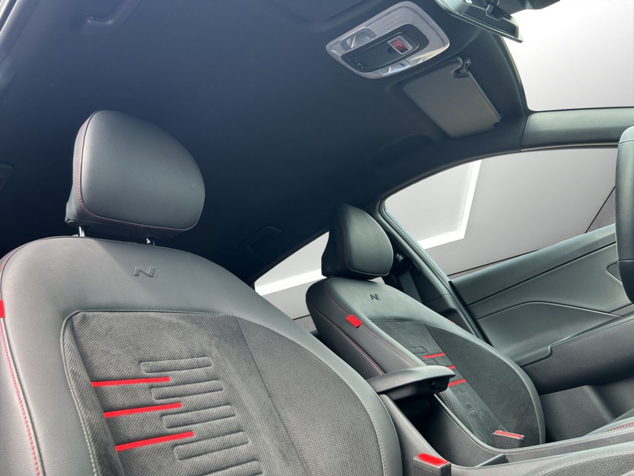 https://csb-strapi-files.fsn1.your-objectstorage.com/inventory-cars/images/542b9dab96fc74b2effe7ea53fd5f4adaaace610/22_1280_6462.jpg