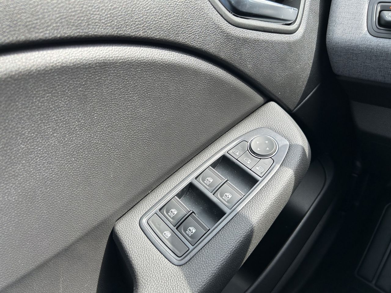 https://csb-strapi-files.fsn1.your-objectstorage.com/inventory-cars/images/54512fc30faa403b4cc43f6e516aa3ba20c95dc9/13_1280_2585.jpg