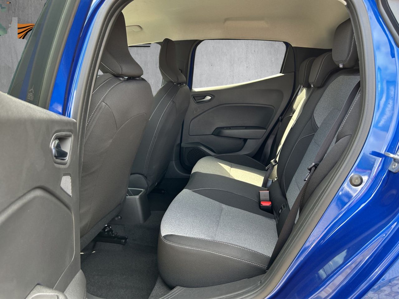 https://csb-strapi-files.fsn1.your-objectstorage.com/inventory-cars/images/54512fc30faa403b4cc43f6e516aa3ba20c95dc9/14_1280_1996.jpg