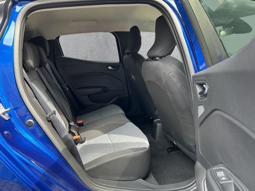 https://csb-strapi-files.fsn1.your-objectstorage.com/inventory-cars/images/54512fc30faa403b4cc43f6e516aa3ba20c95dc9/18_500_5677.jpg