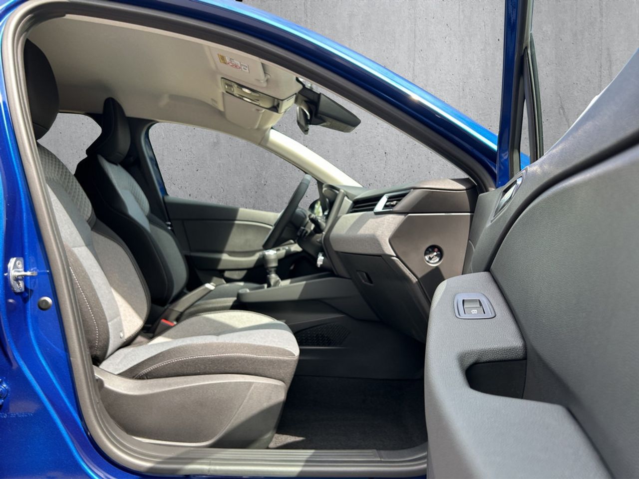 https://csb-strapi-files.fsn1.your-objectstorage.com/inventory-cars/images/54512fc30faa403b4cc43f6e516aa3ba20c95dc9/19_1280_3929.jpg