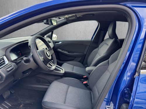 https://csb-strapi-files.fsn1.your-objectstorage.com/inventory-cars/images/54e634b66994efb76aa507009f7d5d4ab8bf92c8/10_500_6087.jpg