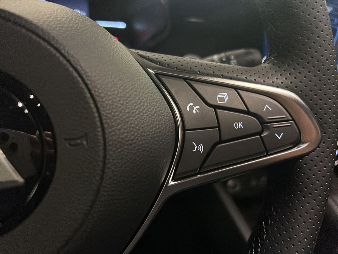 https://csb-strapi-files.fsn1.your-objectstorage.com/inventory-cars/images/54e634b66994efb76aa507009f7d5d4ab8bf92c8/13_1280_8877.jpg