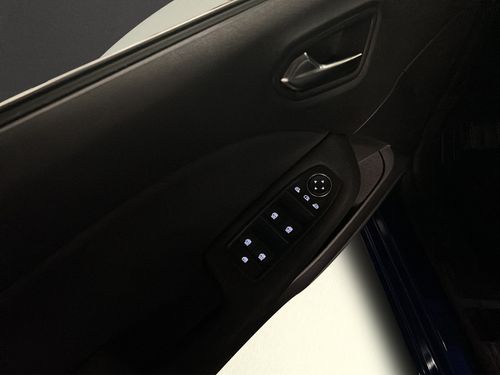 https://csb-strapi-files.fsn1.your-objectstorage.com/inventory-cars/images/54e634b66994efb76aa507009f7d5d4ab8bf92c8/18_500_6151.jpg