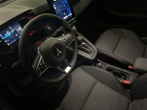 https://csb-strapi-files.fsn1.your-objectstorage.com/inventory-cars/images/54e634b66994efb76aa507009f7d5d4ab8bf92c8/35_500_8159.jpg