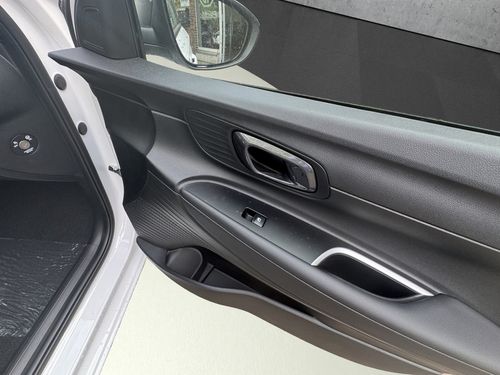 https://csb-strapi-files.fsn1.your-objectstorage.com/inventory-cars/images/55352d86719c11ae9b6677a82f2dd1136f69c944/21_500_7136.jpg