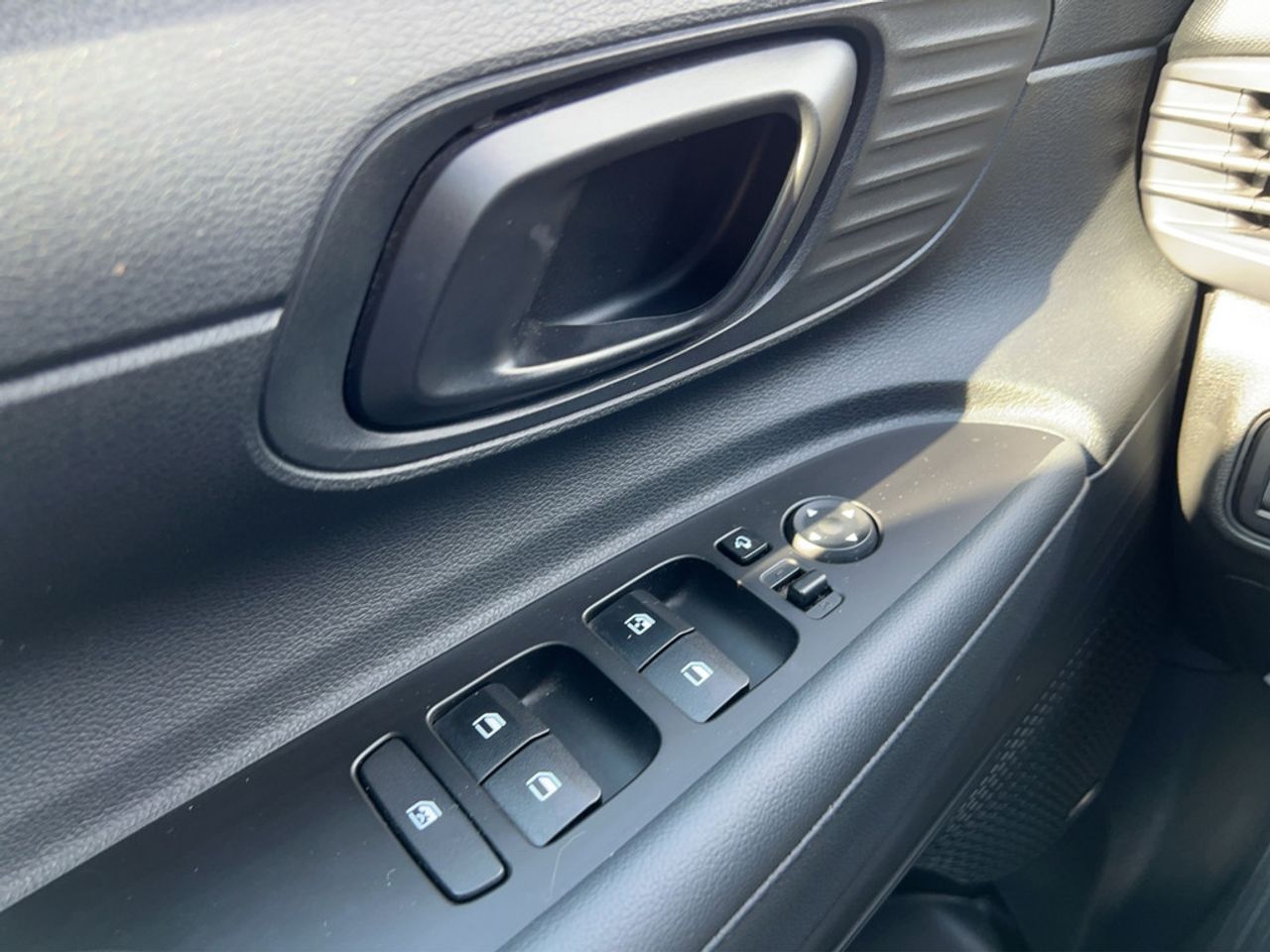 https://csb-strapi-files.fsn1.your-objectstorage.com/inventory-cars/images/556b6ae5fc3f609d1e2cc66b81de6fc60f0a9f9c/15_1280_8853.jpg