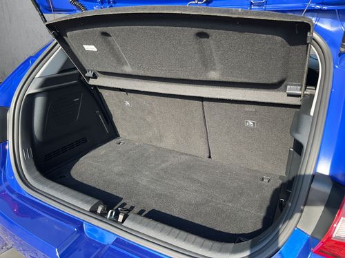 https://csb-strapi-files.fsn1.your-objectstorage.com/inventory-cars/images/556b6ae5fc3f609d1e2cc66b81de6fc60f0a9f9c/19_500_3884.jpg