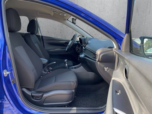 https://csb-strapi-files.fsn1.your-objectstorage.com/inventory-cars/images/556b6ae5fc3f609d1e2cc66b81de6fc60f0a9f9c/21_500_1249.jpg