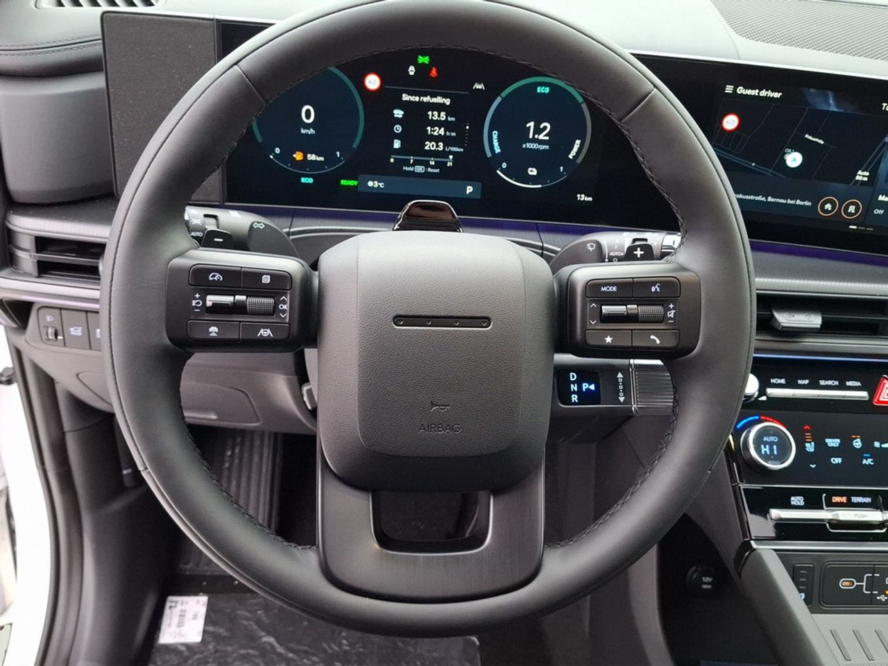 https://csb-strapi-files.fsn1.your-objectstorage.com/inventory-cars/images/55f08dc8a2ea4da9c638ce5266f10920e8f26b6e/10_1280_4694.jpg