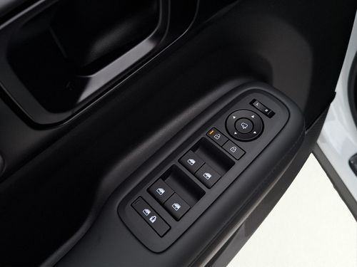 https://csb-strapi-files.fsn1.your-objectstorage.com/inventory-cars/images/55f08dc8a2ea4da9c638ce5266f10920e8f26b6e/13_500_2394.jpg