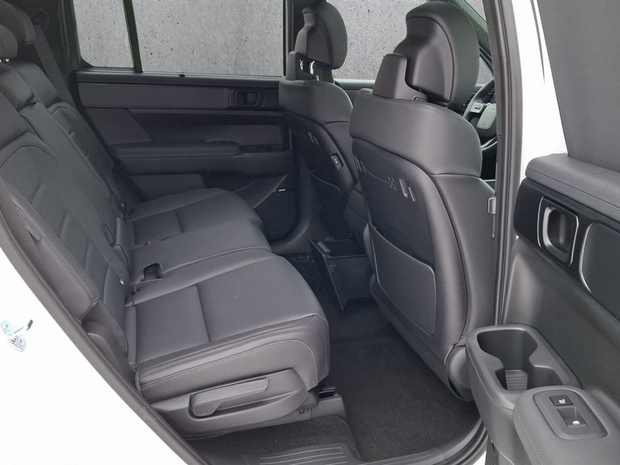https://csb-strapi-files.fsn1.your-objectstorage.com/inventory-cars/images/55f08dc8a2ea4da9c638ce5266f10920e8f26b6e/19_1280_8589.jpg