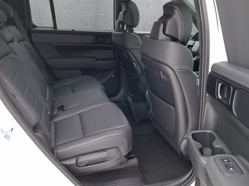 https://csb-strapi-files.fsn1.your-objectstorage.com/inventory-cars/images/55f08dc8a2ea4da9c638ce5266f10920e8f26b6e/19_500_3892.jpg