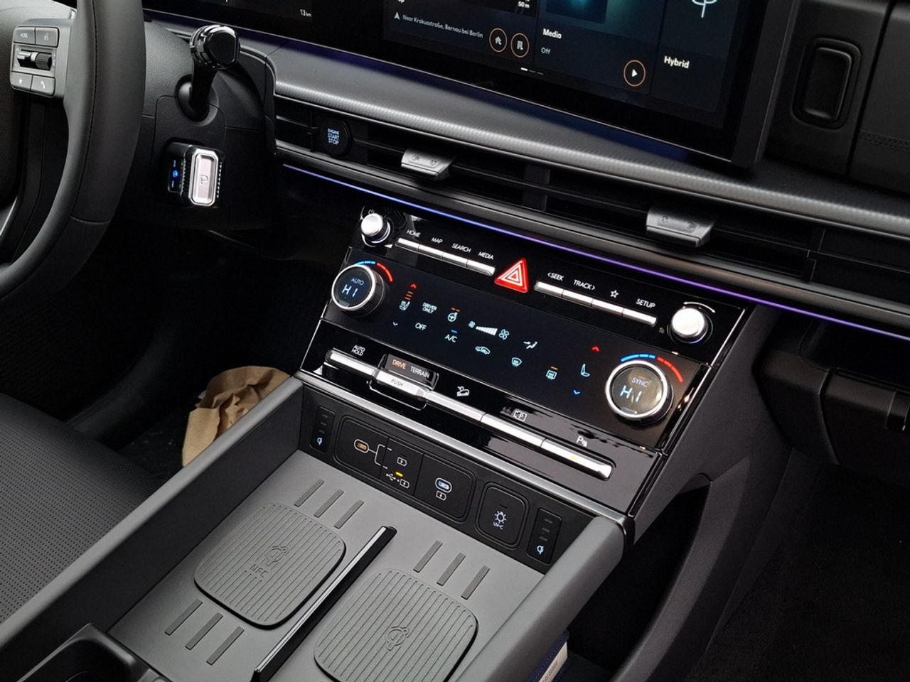 https://csb-strapi-files.fsn1.your-objectstorage.com/inventory-cars/images/55f08dc8a2ea4da9c638ce5266f10920e8f26b6e/21_1280_4894.jpg