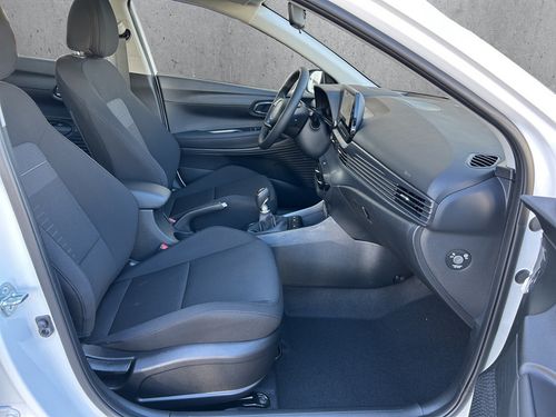 https://csb-strapi-files.fsn1.your-objectstorage.com/inventory-cars/images/5662dc93ca2e33992caa843a2018ef3fb1d06426/15_500_9139.jpg
