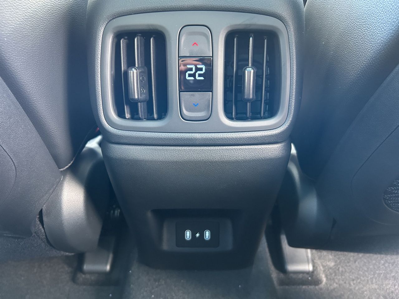 https://csb-strapi-files.fsn1.your-objectstorage.com/inventory-cars/images/56f8443c0484eae34edcf568af1f744835b354fb/22_1280_7096.jpg