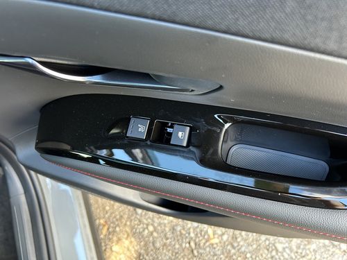 https://csb-strapi-files.fsn1.your-objectstorage.com/inventory-cars/images/56f8443c0484eae34edcf568af1f744835b354fb/23_500_1095.jpg